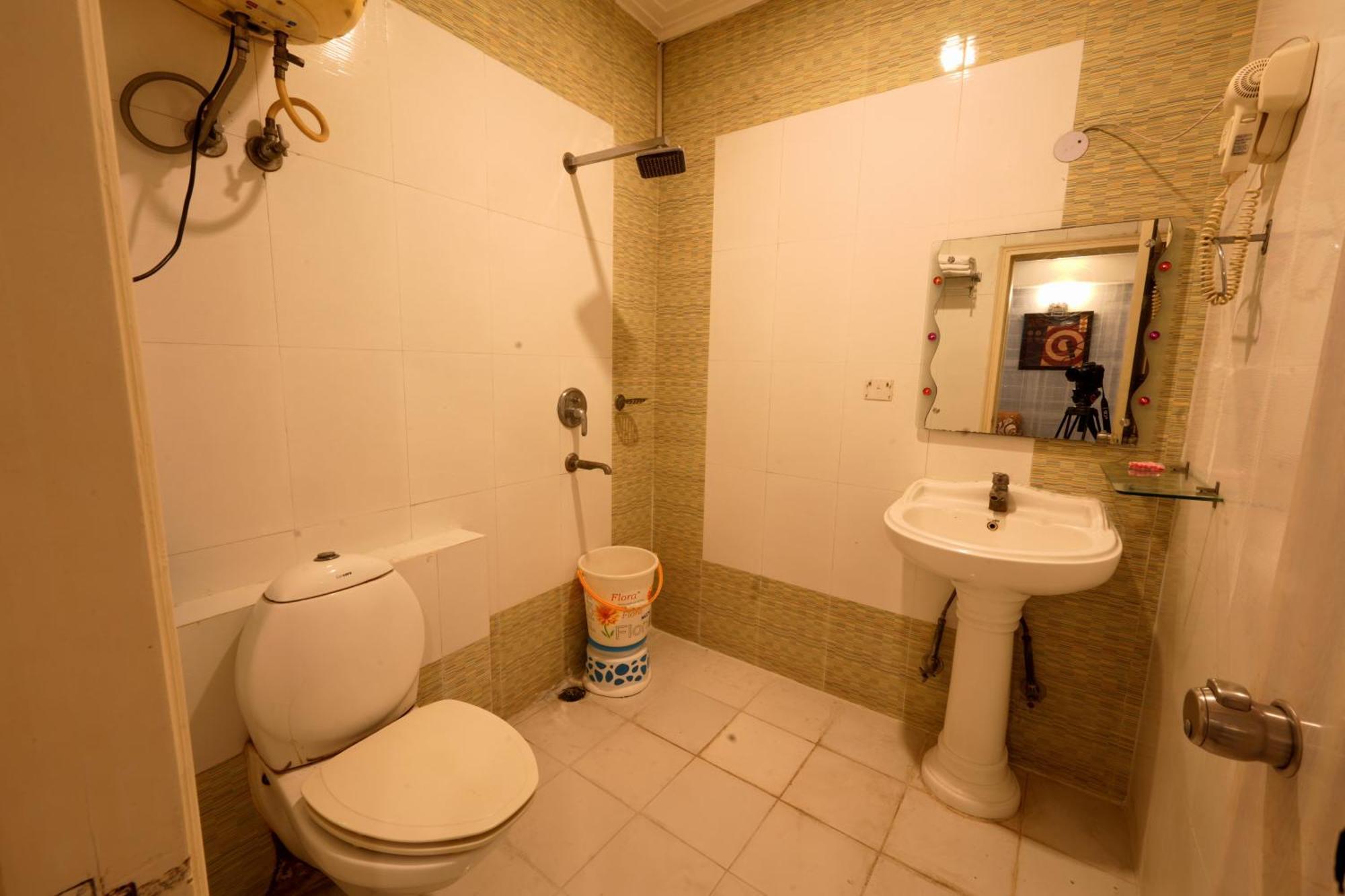 A Family Hotel Oppera Near Igi Airport New Delhi Buitenkant foto