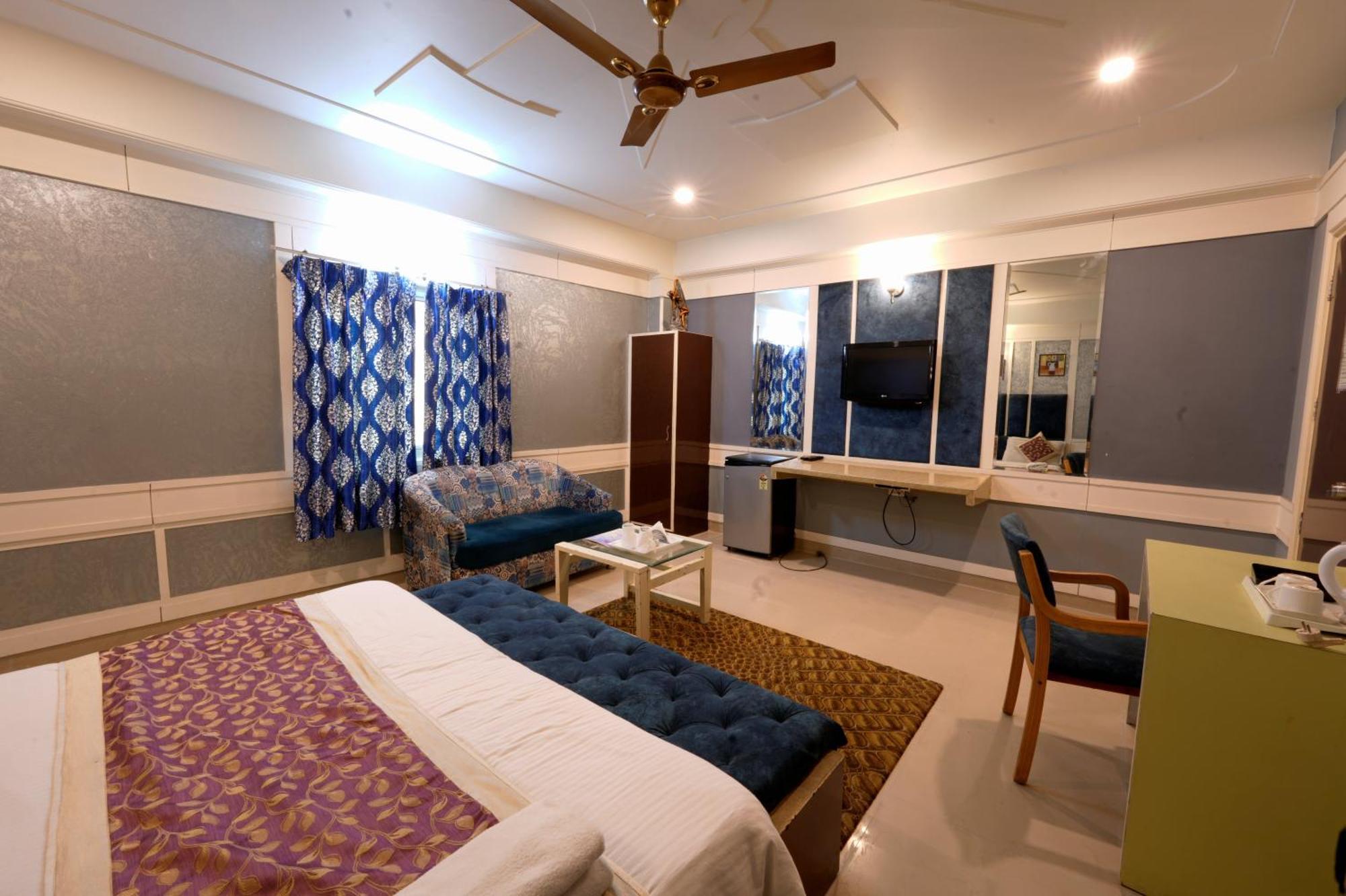 A Family Hotel Oppera Near Igi Airport New Delhi Buitenkant foto