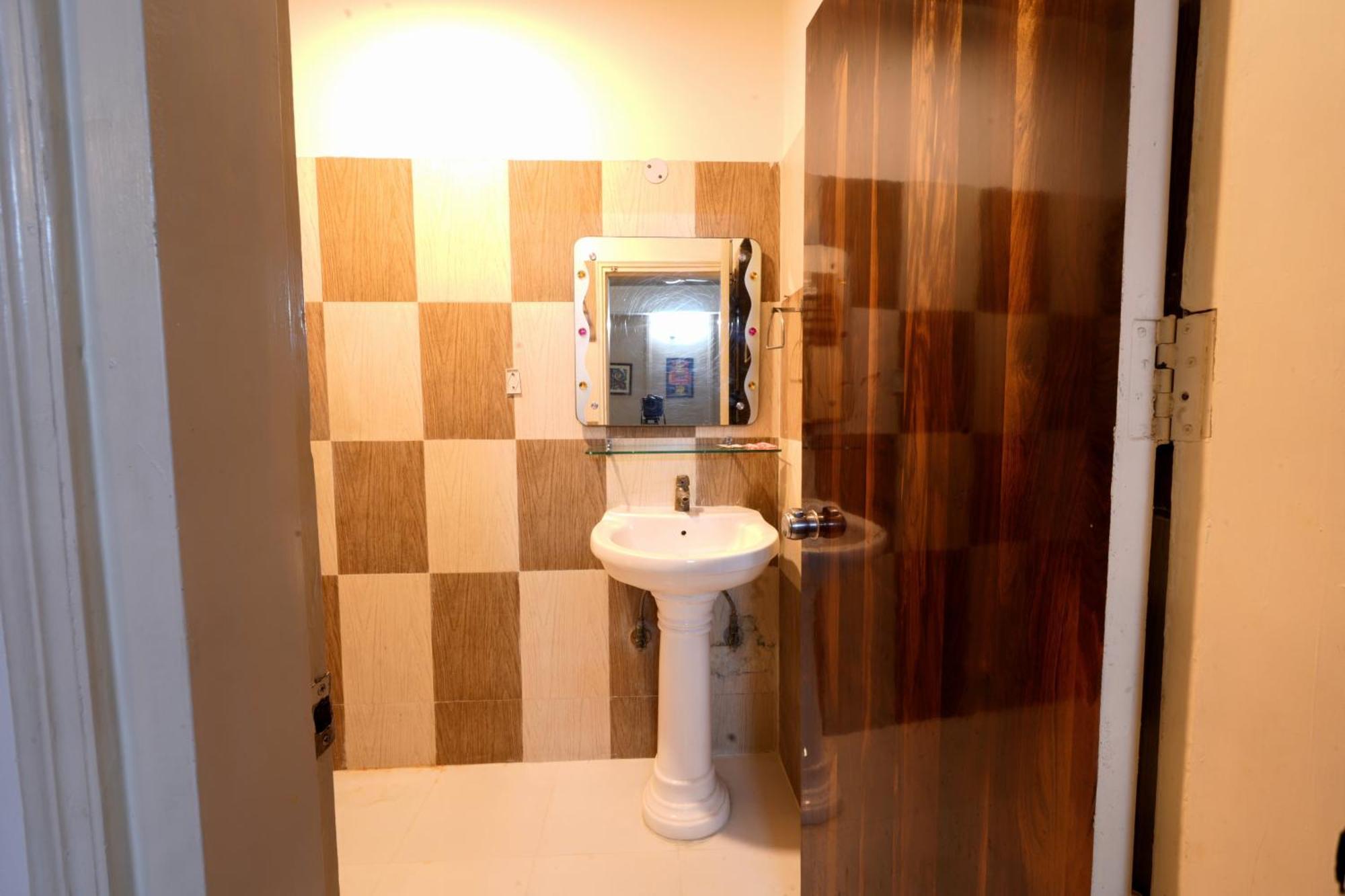 A Family Hotel Oppera Near Igi Airport New Delhi Buitenkant foto