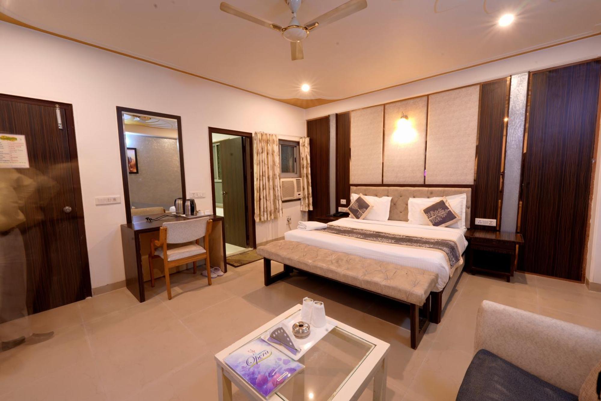 A Family Hotel Oppera Near Igi Airport New Delhi Buitenkant foto