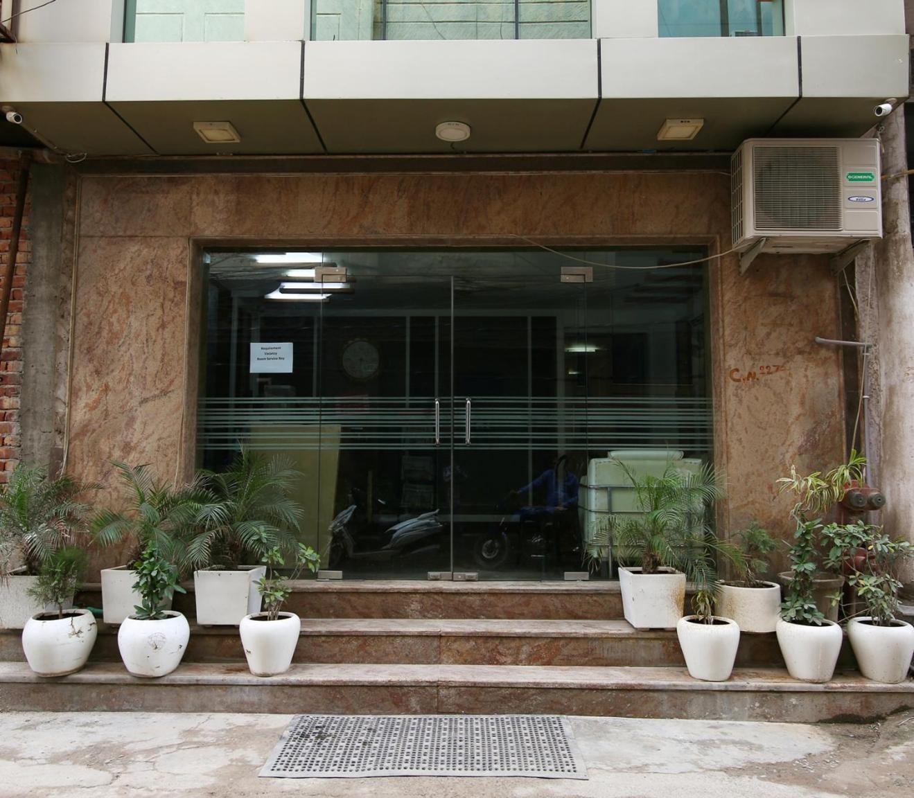 A Family Hotel Oppera Near Igi Airport New Delhi Buitenkant foto