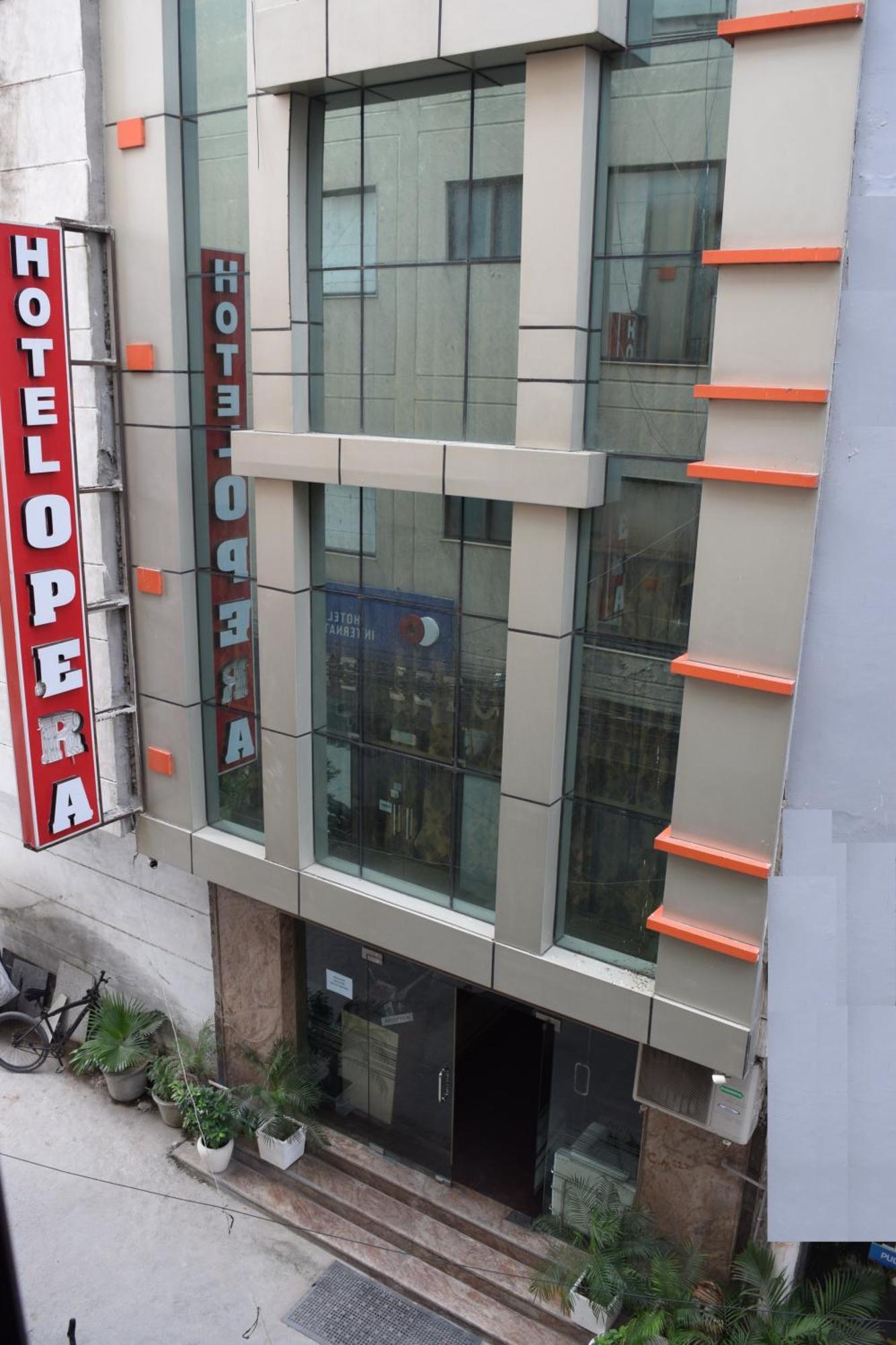 A Family Hotel Oppera Near Igi Airport New Delhi Buitenkant foto