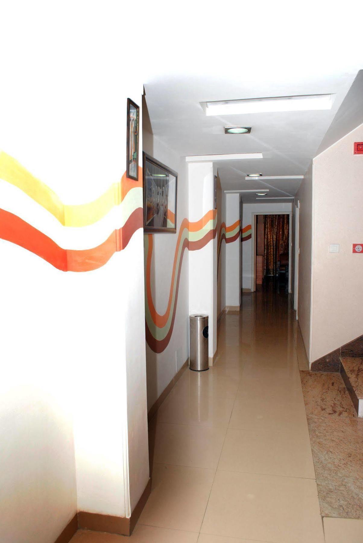 A Family Hotel Oppera Near Igi Airport New Delhi Buitenkant foto